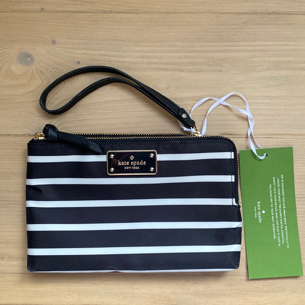 Kate Spade B/W Wristlet- Perfect Holiday Gift